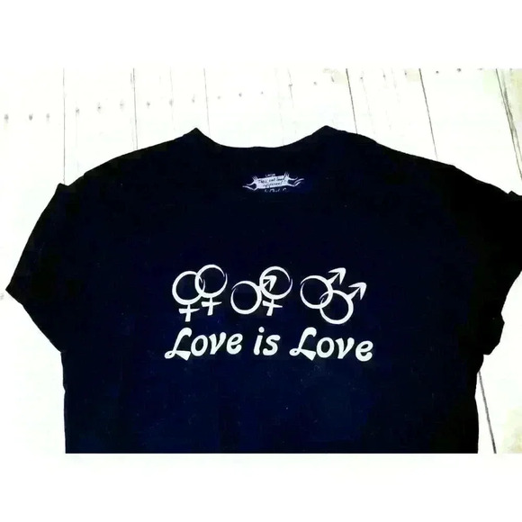 THINK OUT LOUD Unisex "LOVE IS LOVE" LBGTQ Black T-shirt Wear it Proud size Lg - Picture 1 of 4
